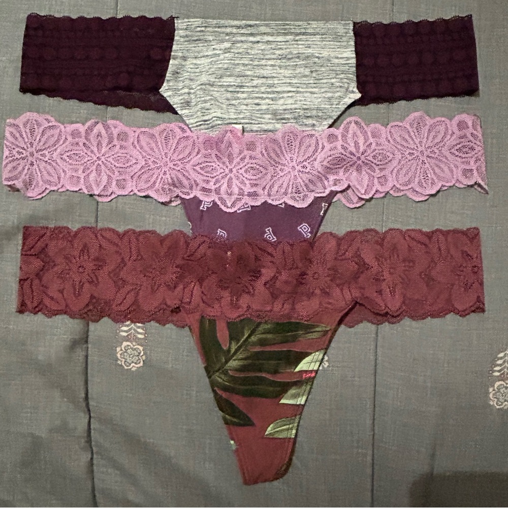 NWOT—VS PINK